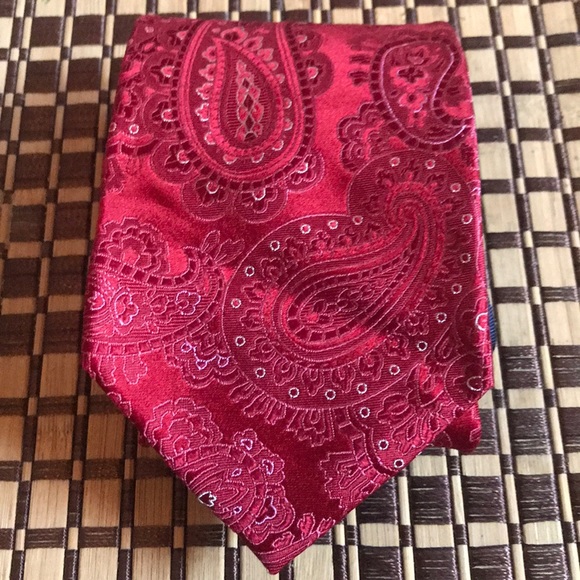 Tommy Hilfiger red paisley tie - Picture 1 of 2